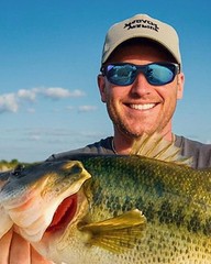 Sports Polarized Sunglasses Men Fishing Sunglasses See Fish in Water Wrap-aro…