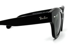 Ray-Ban RB2186 Black 901/31 49mm State Street Square Sunglasses Green Lenses