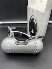 Vintage Oakley Straight Jacket Flame Sunglasses Silver Frame BLK Polarized Lens