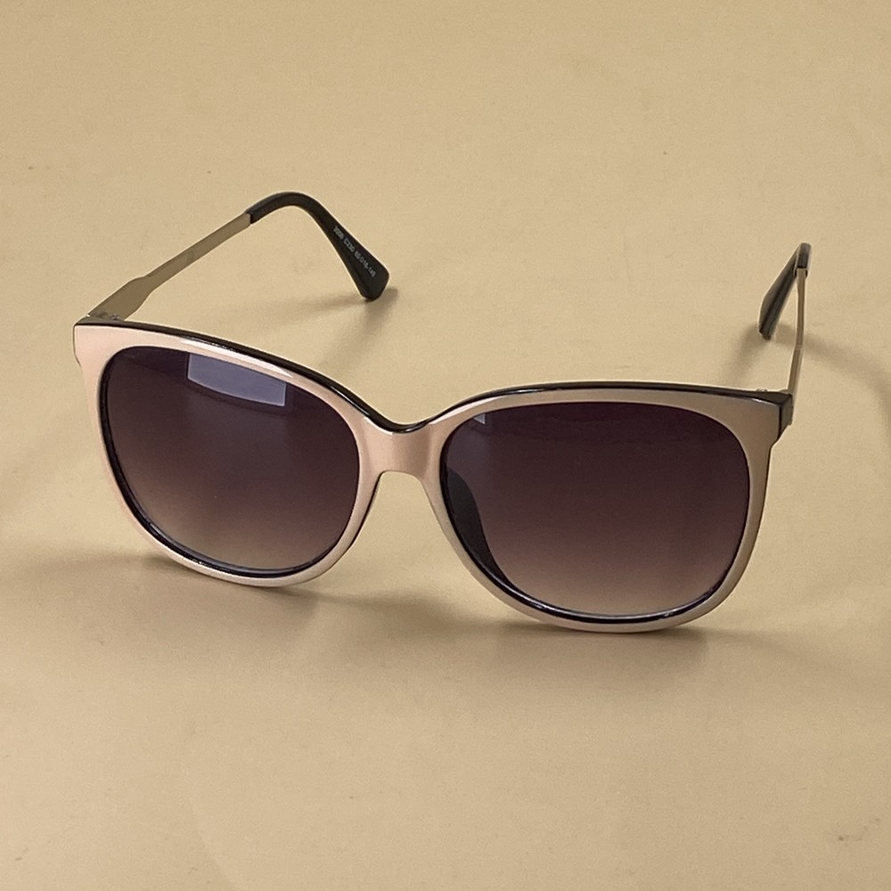 Unknown 3006 C230 60-16-140 Skin Color Frame Gradient Lens Woman’s Sunglasses
