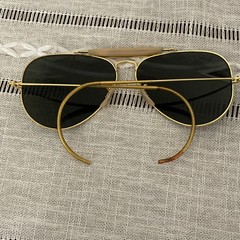 Ray-Ban Aviator Sunglasses Gold Metal Frame Green Tinted Glass Lenses Case
