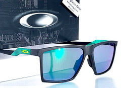 NEW Oakley FUTURITY SUN Satin Black PRIZM Jade Mirror Lens Sunglass 9482-02
