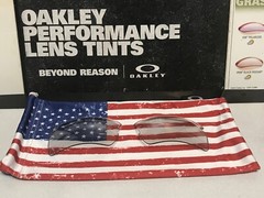 Oakley Flak 2.0 XL Clear to Black Photochromic lens set – SKU# 101-351-023 USA