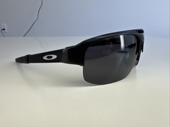 Oakley OO9424-0870 Black Matte Square Sunglasses Black Polarized Lenses #655