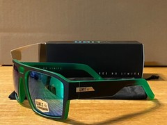 Unit Sunglasses Vault Matte Black Dip Green Polarised, RRP $129.99, BNIB