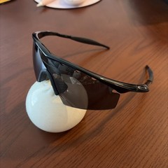 OAKLEY M FRAME SUNGLASSES WITH BLACK IRIDIUM LENSE. Comes with Soft Case.