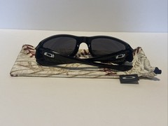 Rare Oakley Fives Squared NY Yankees Edition Black Sunglasses w/ Baseball Pouch.