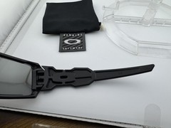 OAKLEY OIL RIG MATTE BLACK W/ SILVER AFTERMARKET POLARIZED SUNGLASSES 03-464 NEW
