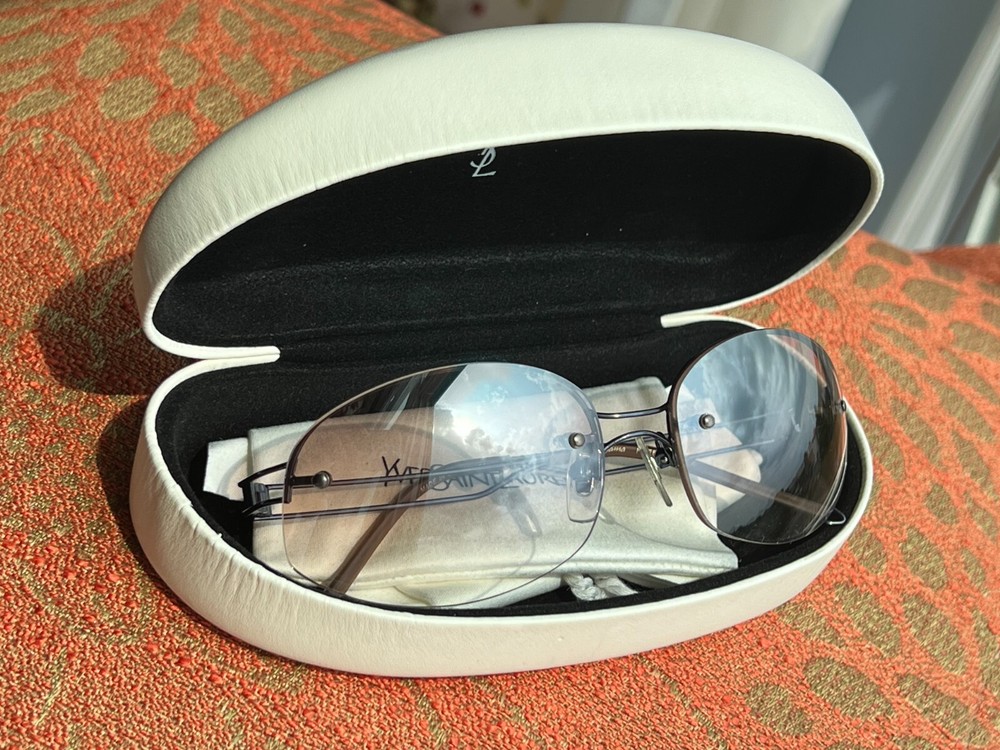 Sama – Free Blue – Grey Frame – Blush Gradient Lenses