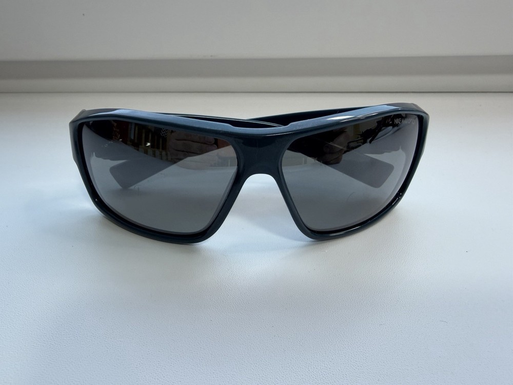 Nike EV0819-403 Reverse Sunglasses (One Size) Green Used , All In Photo