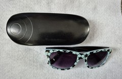 Target, Unisex Adult Square Style Sunglasses With Blk Clamshell Case T4-B2