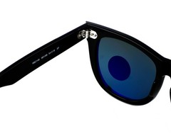 Ray-Ban RB2140 Original Wayfarer Classic Black Frame Polarized Green Lens 54mm