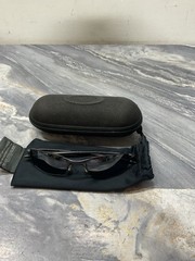 Oakley SQUARE WIRE 2.0 58mm Black Polarized Sunglasses Excellent
