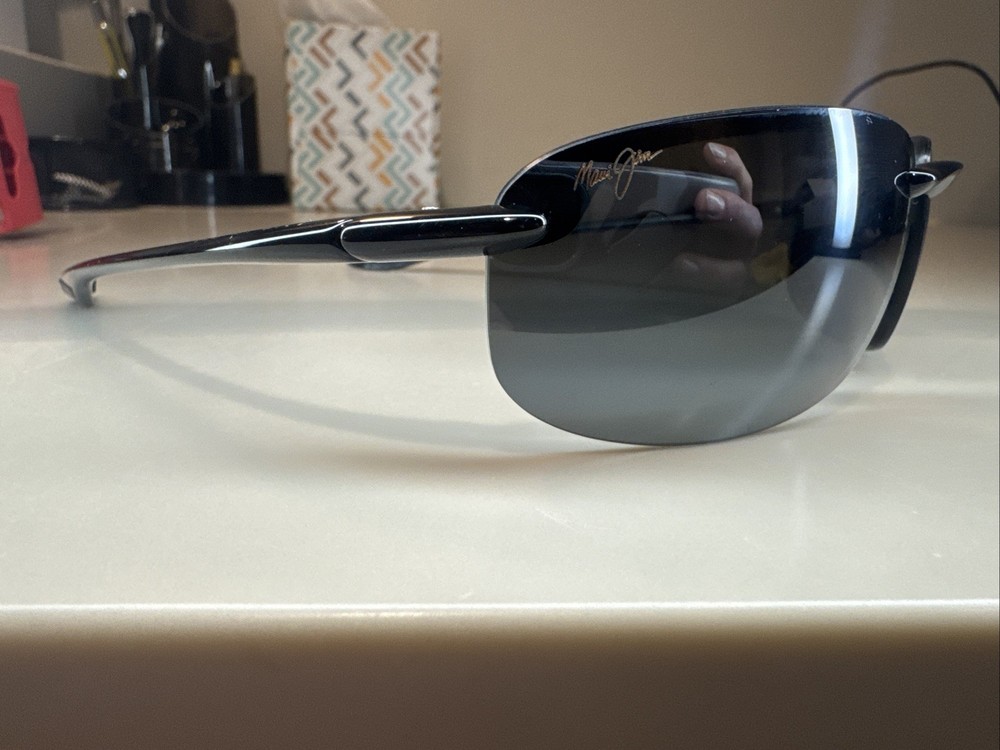 Maui Jim 407-02 Ho’okipa Gloss Black Frame / Grey Polarized Lenses Hookipa #244