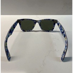 Ray-Ban Wayfarer sunglasses. Exterior frame color in blue interior floral Print