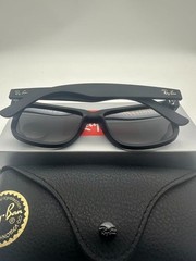 Ray-Ban Justin Grey Polarized Gradient Men’s Sunglasses RB4165 622/T3 54mm