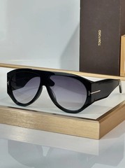 Tom Ford Bronson TF1044 sunglasses Black frame Gray gradient lenses