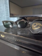 Ray-Ban RB 2132 901L New Wayfarer Black-Crystal Green Sunglasses