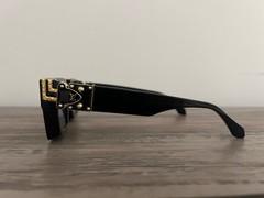 Louis Vuitton 1.1 Millionaires Sunglasses Black Gold Z1165W Authentic