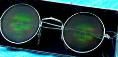 NIB Hologram Skull 80s J. Lennon-Style Sunglasses- my last pair