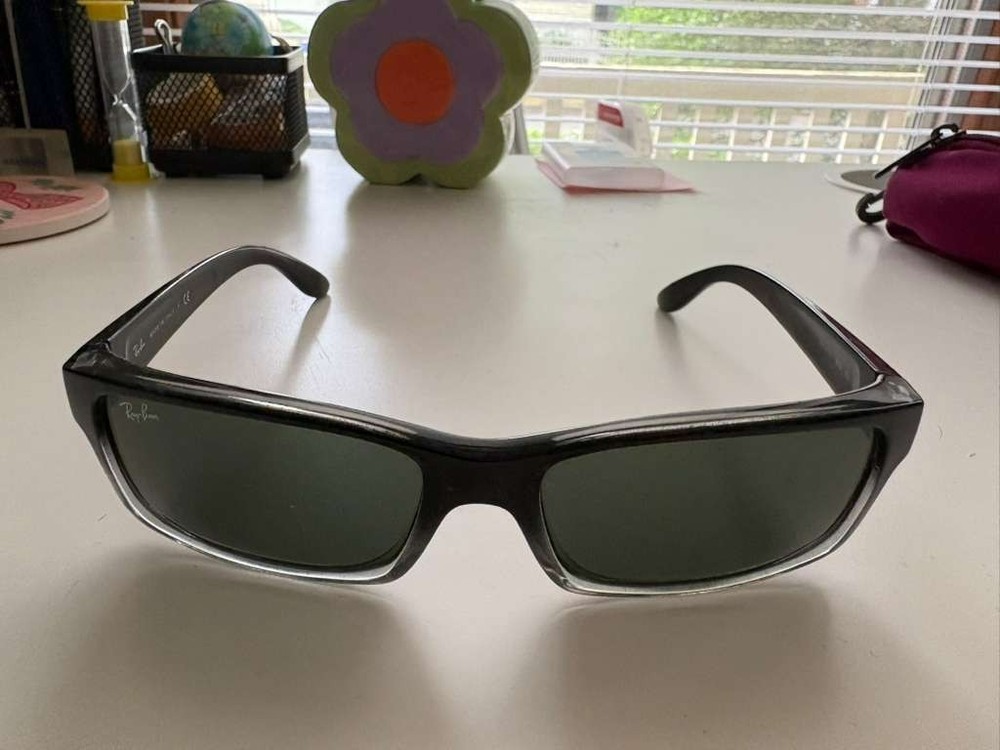 Ray-Ban Sunglasses RB 4151 842 3N Black Frame – Made in Italy
