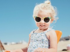 Just a Shade Smaller Pizzazz Flowers Kids Round Sunglasses with Clear Floral