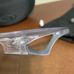 Oakley SPHAERA Matte Clear PHOTOCHROMIC Clear To Black Iridium Sunglass 9403-07