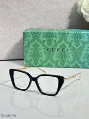 Gucci GG19690 classic cat eye frame crystal/pearl temple sunglasses 59-16-140