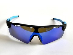 NEW Oakley Radar EV Patn Sunglasses Black Frame Polarization Lenses OO9208
