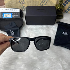 Oakley Holbrook Sunglasses Matte Black Frame Polarized Black Lens UV400 New