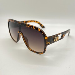 Sunglasses Luxury Style Celebrity Beach Party Wearing Elegant Male Female Model