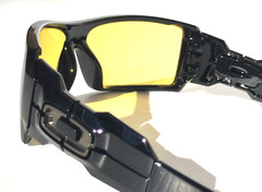 NEW Oakley OIL RIG Polished Black GALAXY Amber Yellow Lens Sunglass 9081