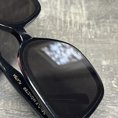 Gentle Monster Her 01 Square Sunglasses Black Oversized 65-15-147 READ