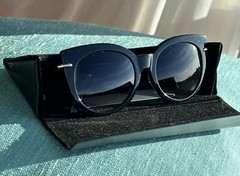 Frency & Mercury, Eque. M – ZIG-ZAG KISS – Black & Gold, Grey Tinted Lenses