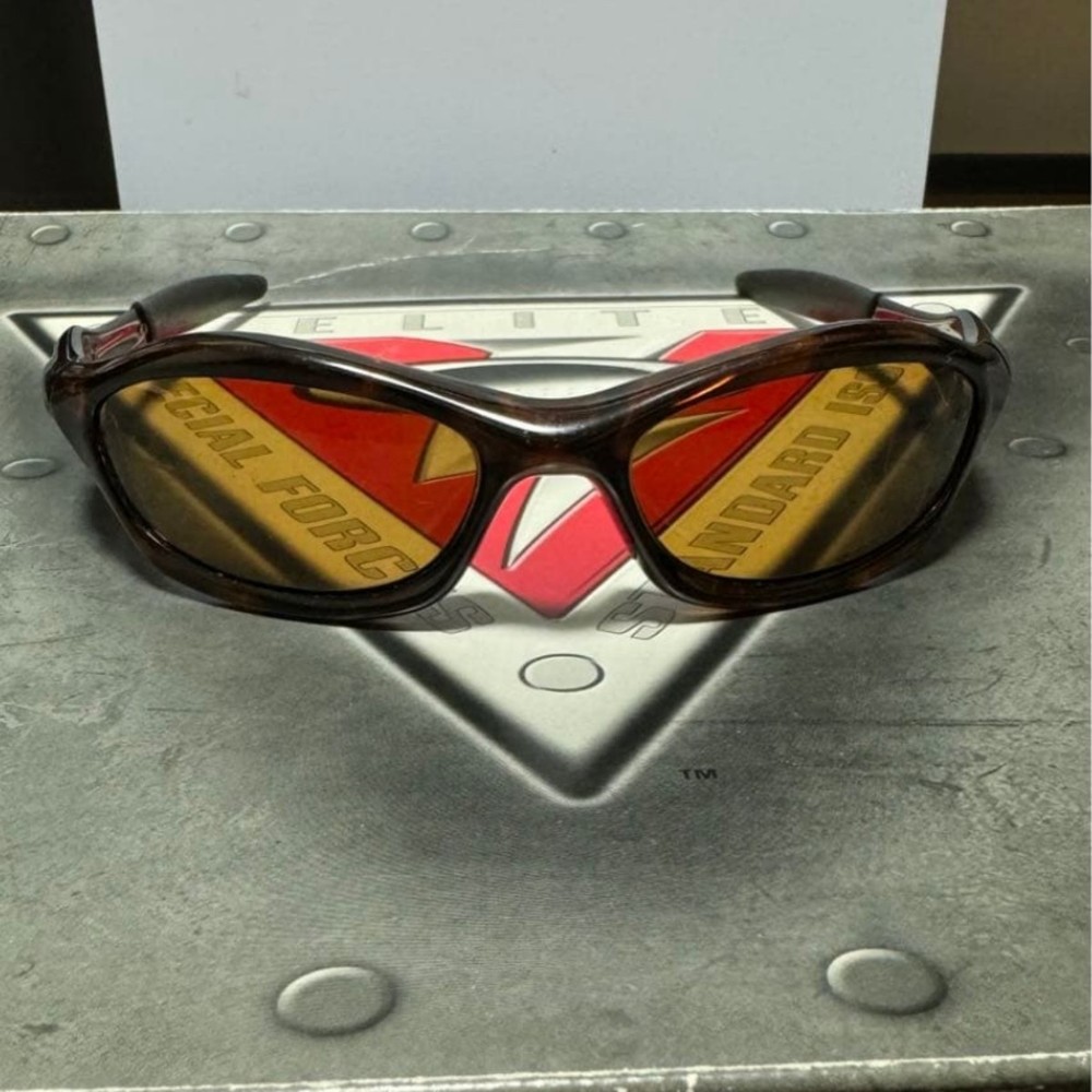 Oakley Unknown Sunglasses Tortoise Frame Brown Bronze Lens Wrap Around Eyewear