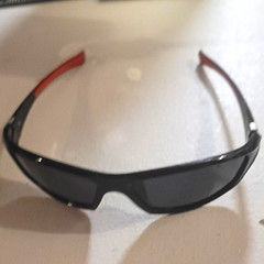Polarized Men’s Wrap Sunglasses Black Plastic Frame Gray Tinted Lenses Red Temp