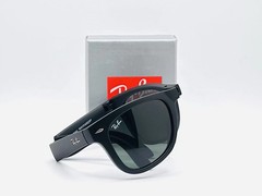 Ray-Ban Wayfarer Folding RB4105 50mm Sunglasses Matte Black Frame / Green Lens