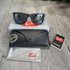 Ray-Ban Justin Matte Black Frame With Dark Blue Polarized Lenses RB4165 622/54
