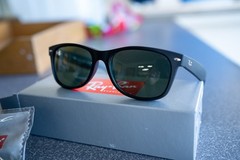 Ray-Ban New Wayfarer Black Rubber G-15 Green Sunglasses ORB2132 55mm New in Box