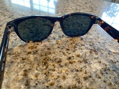 Ray-Ban New Wayfarer Classic Unisex Sunglasses – Tortoise/Green Classic CRACKED