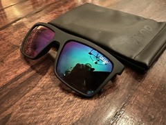 QUAY Sunglasses Polarized Let It Run 145 126 58 18 145 Black Matte Blue Lens NEW