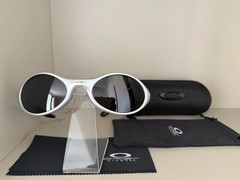 Oakley Eye Jacket Polarized Sunglasses Silver Frame Black Lenses Vintage Style