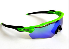 Oakley Radar EV Patn OO9208 Sunglasses Green Frame Black Foot Green Polarization