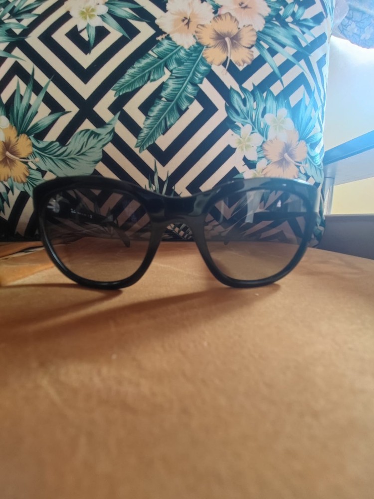 Authentic Ray-Ban RB4216 601/11 Black Sunglasses 56mm – Made in Italy – With Cas