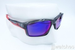 New Oakley Chainlink Gray Smoke Red Iridium Polarized Rx. Sunglasses OO9247-10