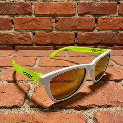 Oakley Frogskins OO9245 Sunglasses White/Green Frame Ruby Lenses