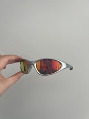Vintage Oakley Minute Gen1 Lightweight Sunglasses Silver Frames Red Lenses Y2K