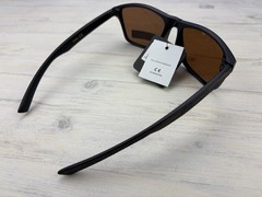Polarized Sunglasses Black Frame Brown Wood Grain Look Temples Brown Tinted Lens