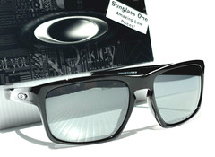 NEW Oakley SLIVER Polished Black POLARIZED Black Lens Sunglass 9262-09