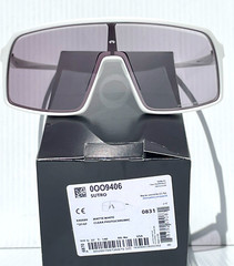 NEW Oakley SUTRO Matte White PHOTOCHROMIC Clear Lens Sunglass 9406-99